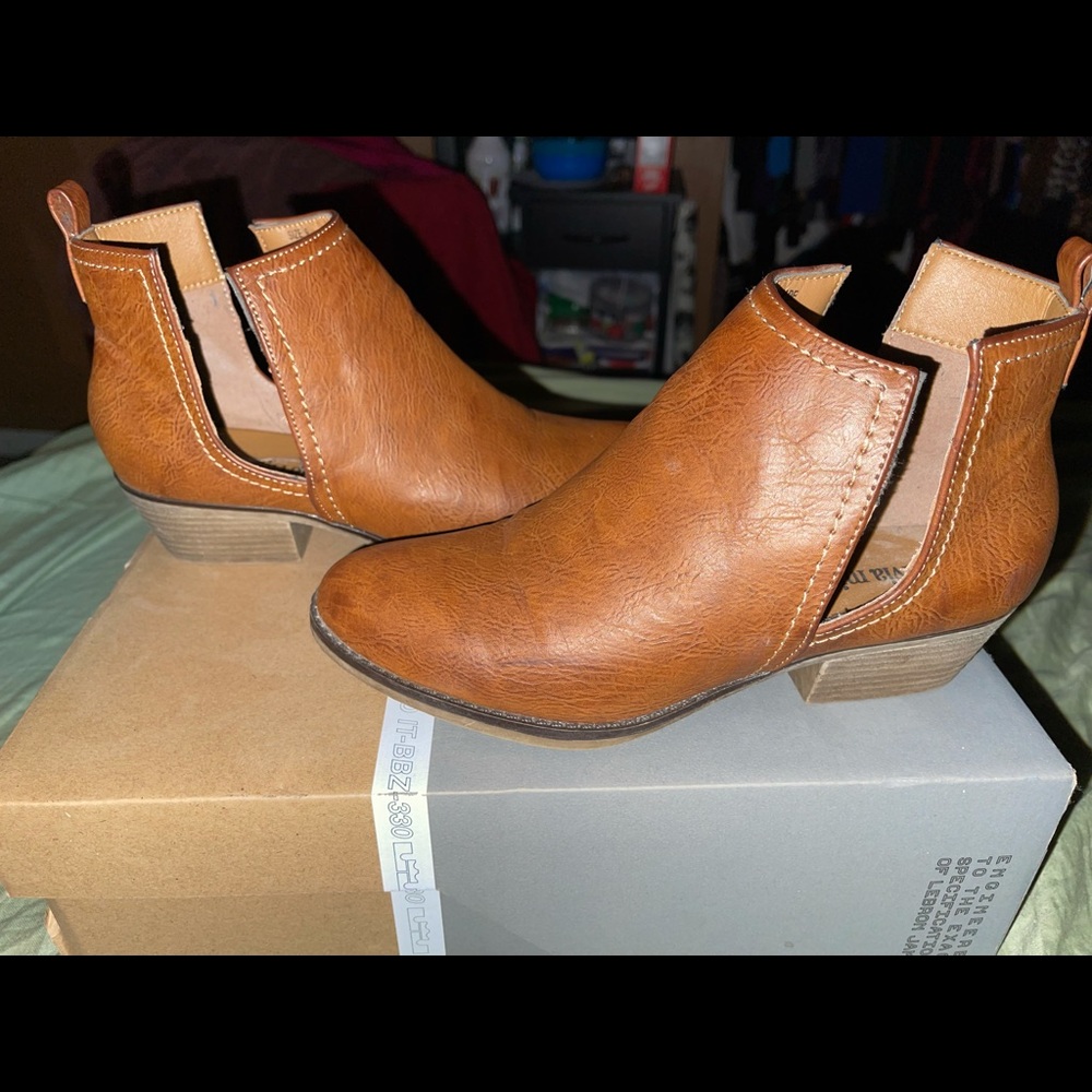 Olivia Miller Low Boots